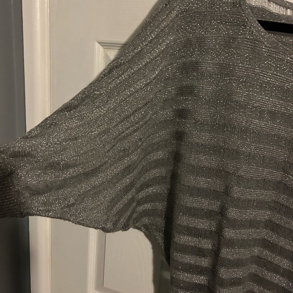 lightweight summer sweater - Picture 3 of 7